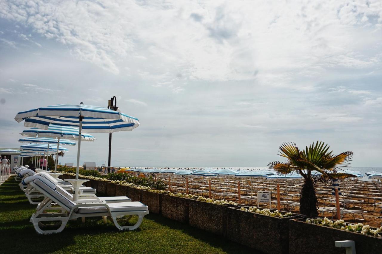 Hotel Le Soleil Лидо ди Йезоло Екстериор снимка