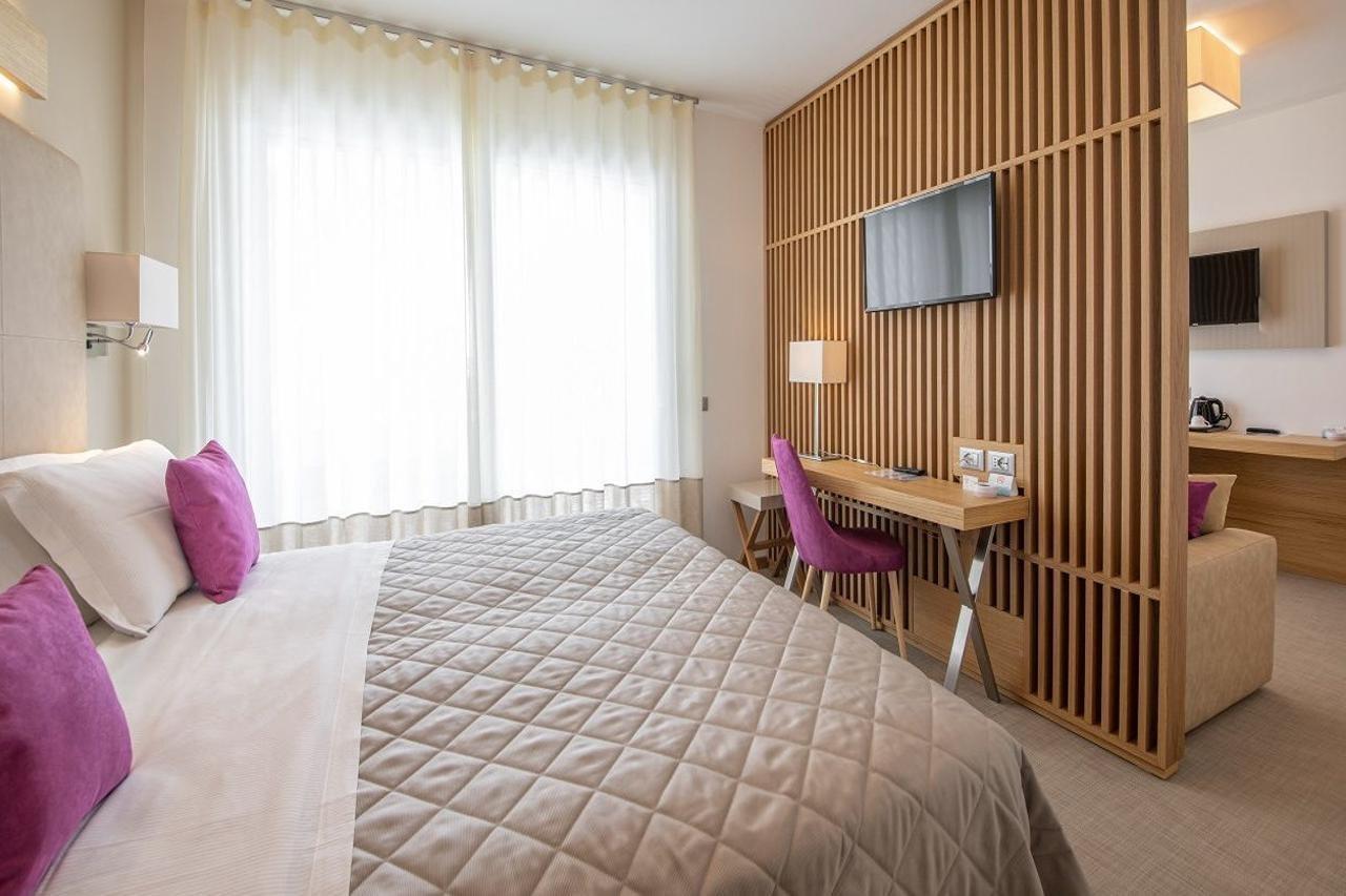 Hotel Le Soleil Лидо ди Йезоло Екстериор снимка