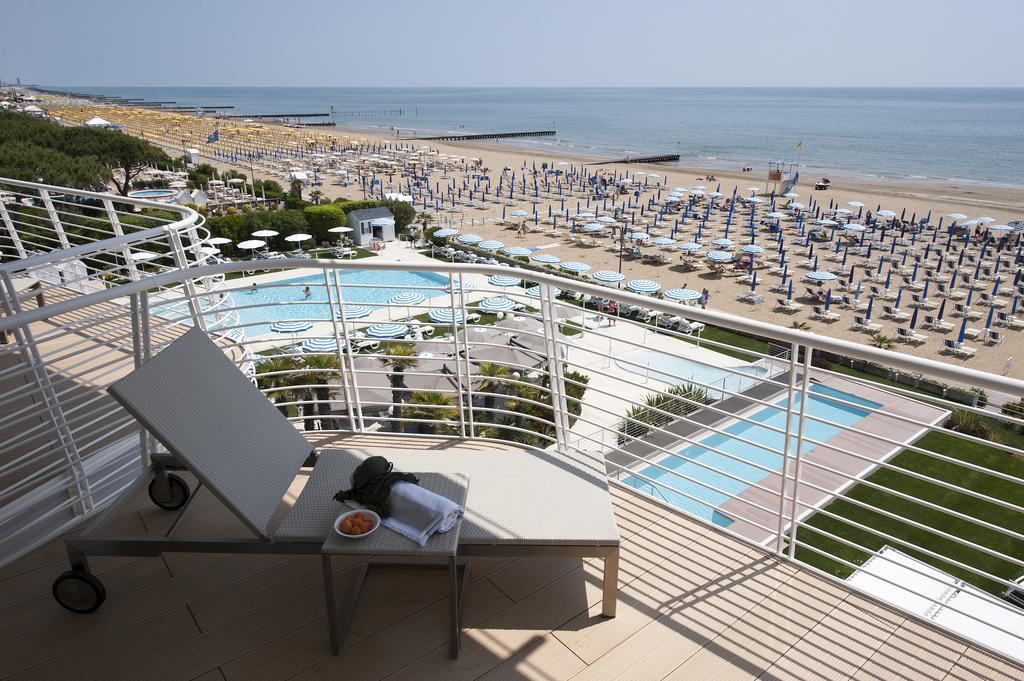 Hotel Le Soleil Лидо ди Йезоло Екстериор снимка