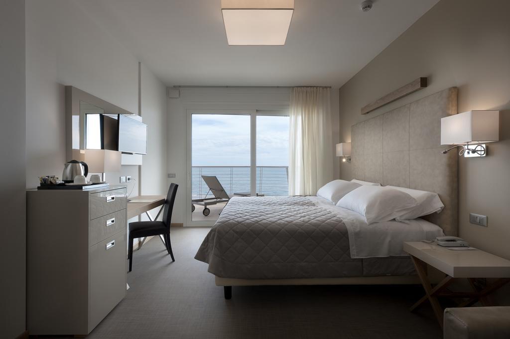 Hotel Le Soleil Лидо ди Йезоло Екстериор снимка