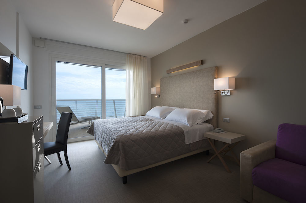 Hotel Le Soleil Лидо ди Йезоло Екстериор снимка